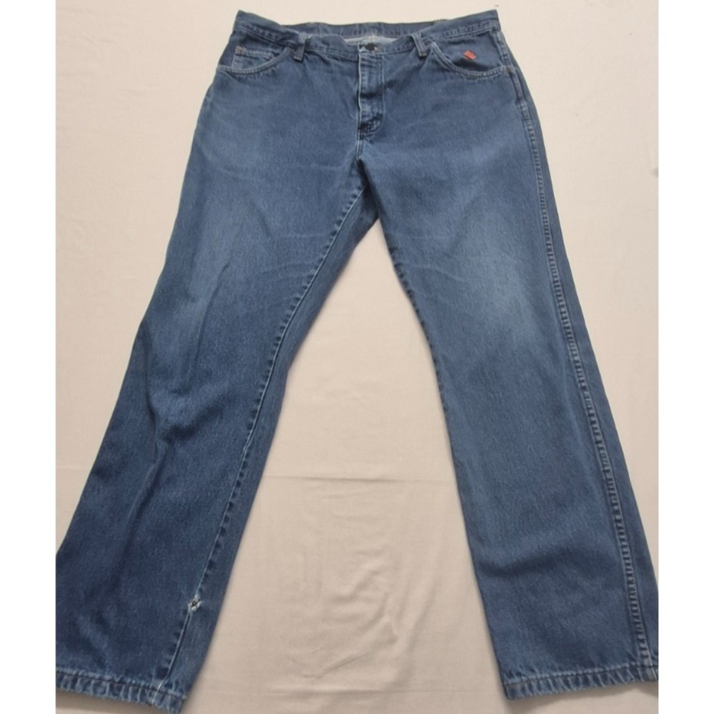 Wrangler Fire Resistance Men's denim‎ blue jeans 38x32 CAT 2 2112  medium wash